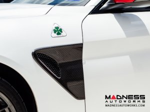  Alfa Romeo Giulia Quadrifoglio (QV) Fender Grill Frame Trim Kit - Carbon Fiber